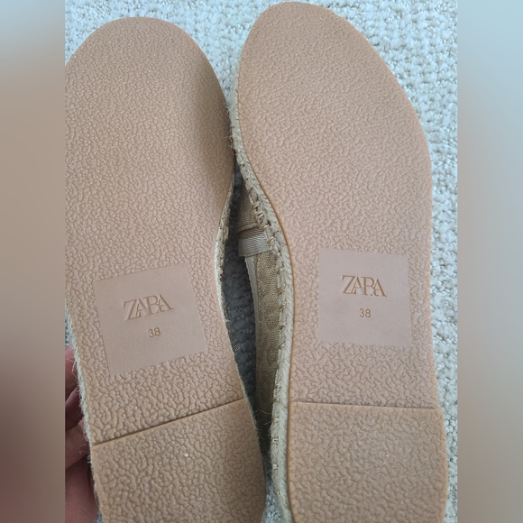 Shoe - Picture 3 of 3